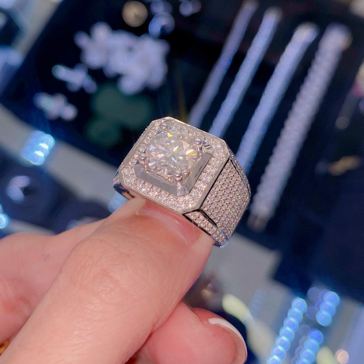 Chỉnh size nhẫn kim cương tại quận 1