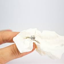 “Tự vệ sinh nhẫn vàng/kim cương tại nhà – đơn giản mà hiệu quả”