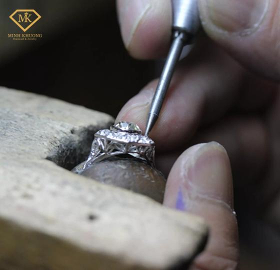 Sản xuất trang sức theo yêu cầu