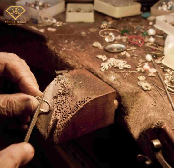 chế tác vàng thủ công