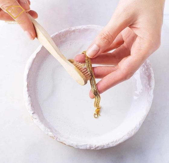 Sửa chữa trang sức bị mất đá