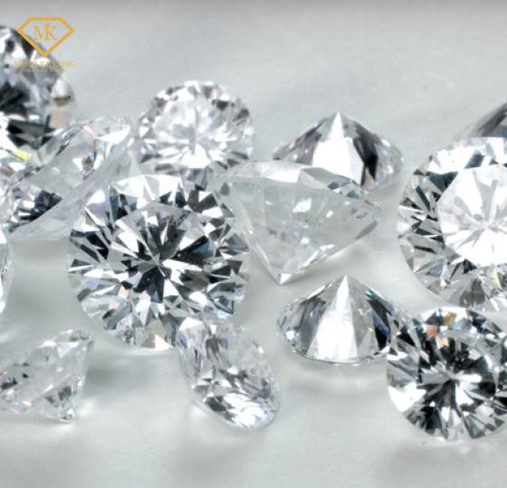 Xác định kim cương thật bằng mắt thường