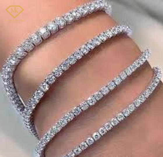 vòng tay kim cương phong cách sang trọng tại HCM