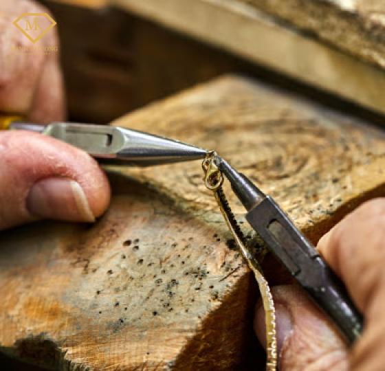 Sửa chữa đồ trang sức bị g&atilde;y