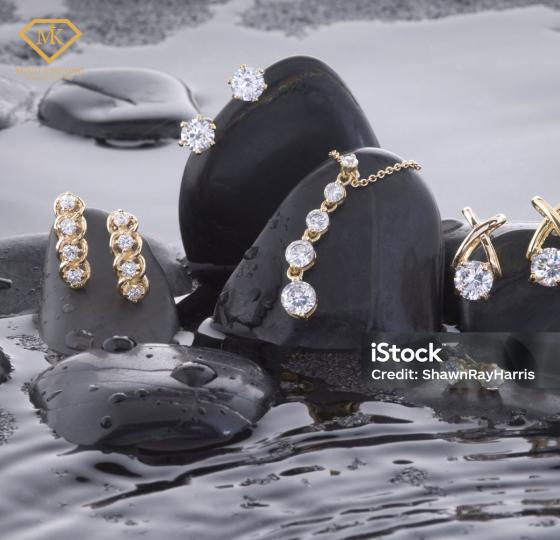 Dịch vụ đ&iacute;nh kim cương l&ecirc;n trang sức tại HCM