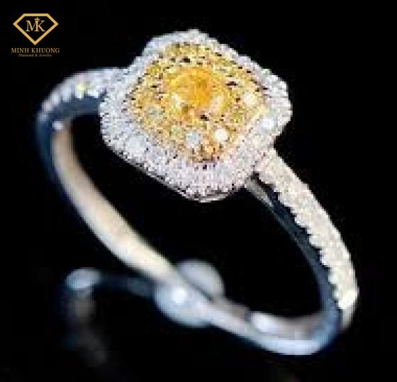 Gia c&ocirc;ng trang sức kim cương gắn đ&aacute; qu&yacute; m&agrave;u