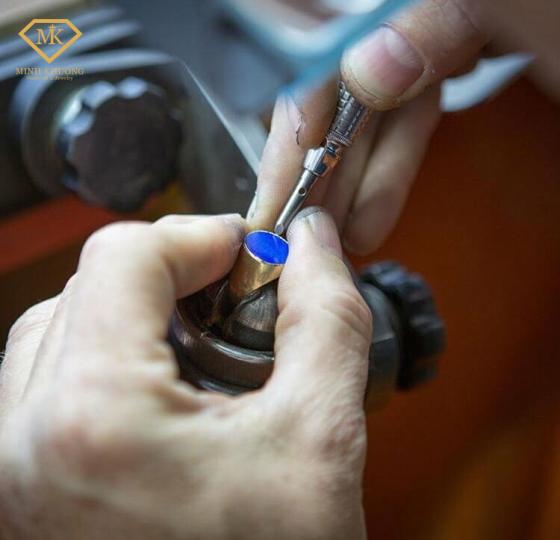 Gia c&ocirc;ng trang sức theo y&ecirc;u cầu