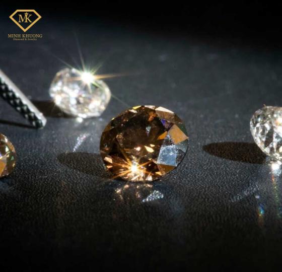 kim cương thi&ecirc;n nhi&ecirc;n ch&iacute;nh ngạch