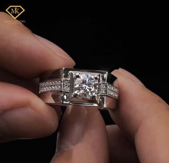 Làm nhẫn kim cương theo yêu cầu